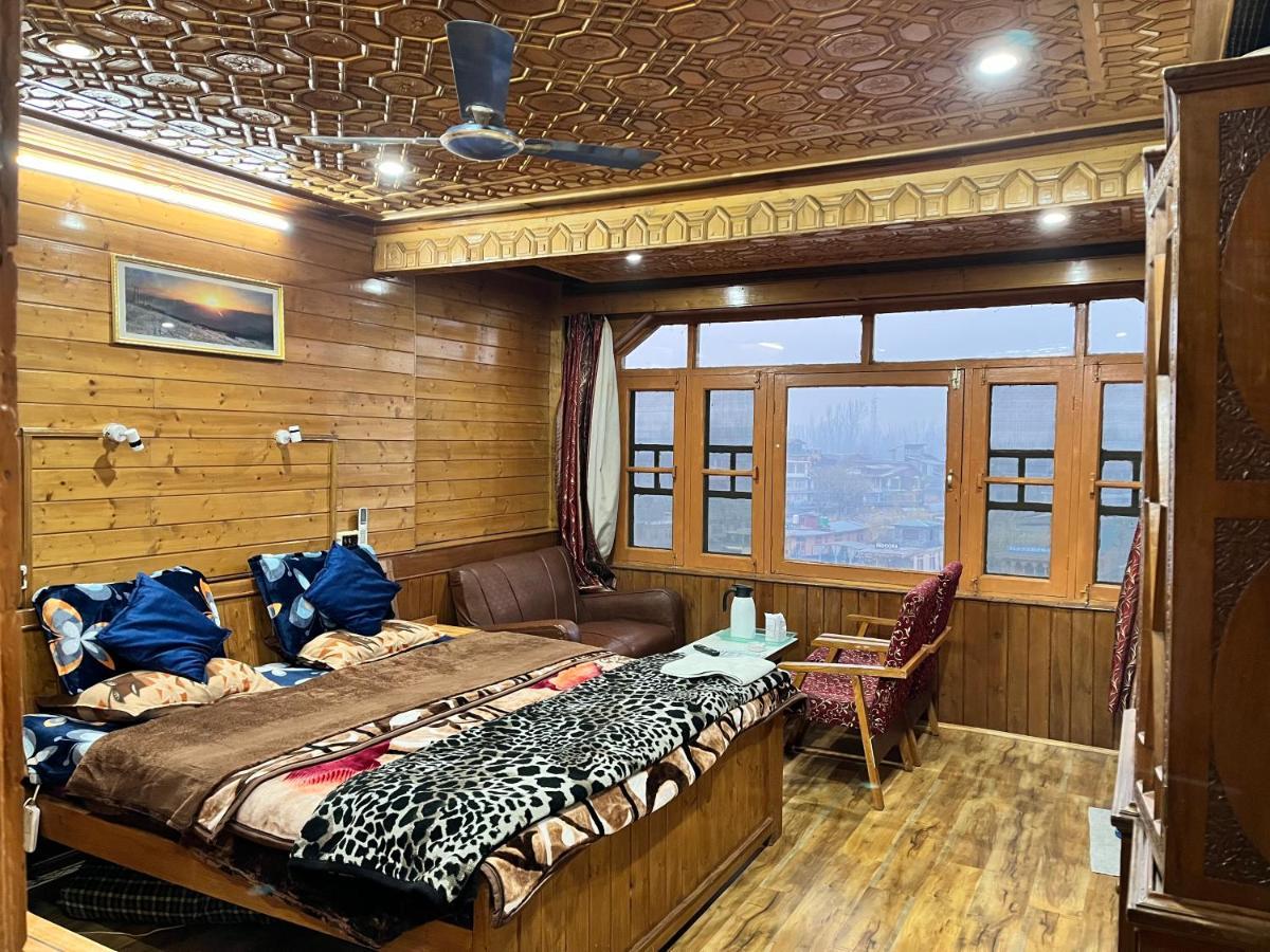 Sun N Shade Guest House Srīnagar Екстериор снимка